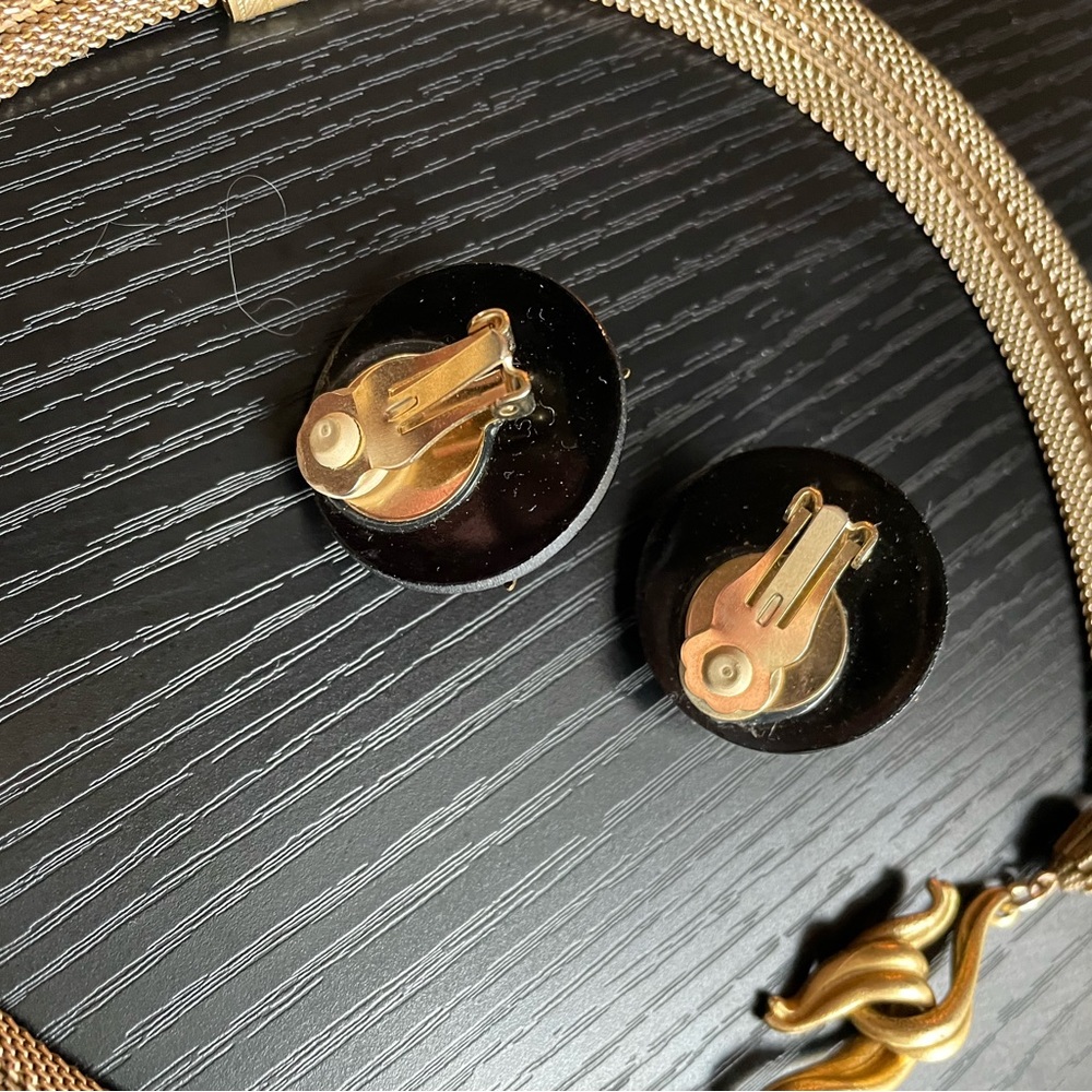 Vintage Designer Patrice Brass Egyptian mesh cat eye necklace earring set - Picture 4 of 9
